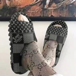 [NEW] Premium LOUIS VUITTON Unisex Yeezy Slides Slides MRS-BZ51-LV1119