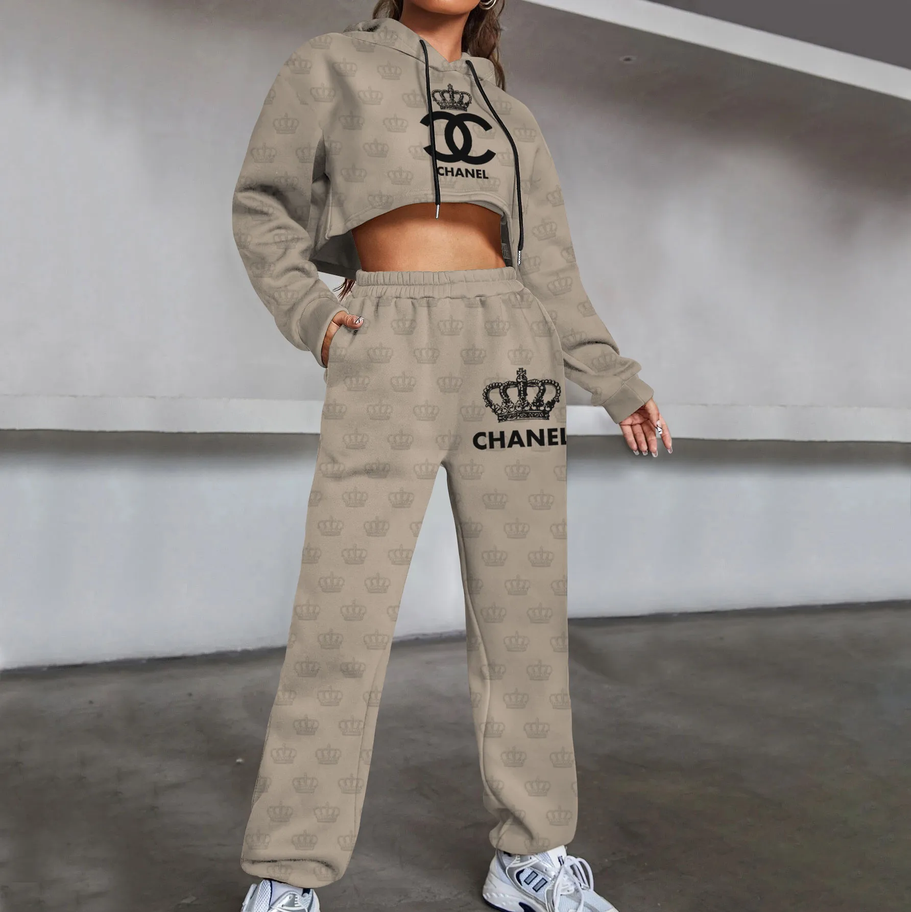 CHANEL Premium Cropped-Hoodie & Pants Set LUX-CRF+DK-0IOXIFNZ2