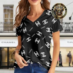 Premium CHANEL V-Neck T-Shirt 💖 Women 2024 LUX- VTX-000YEQJO23B