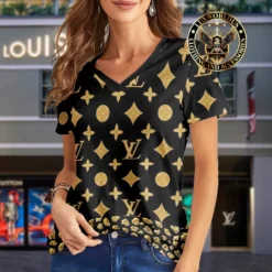 Premium LOUIS VUITTON V-Neck T-Shirt 💖 Women 2024 LUX- VTX-000LZDMRRGP
