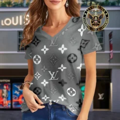 Premium LOUIS VUITTON V-Neck T-Shirt 💖 Women 2024 LUX- VTX-000SJYUWWFU