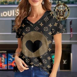 Premium LOUIS VUITTON V-Neck T-Shirt 💖 Women 2024 LUX- VTX-000ONSJQQGN