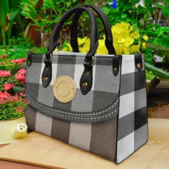 Limited Edition BURBERRY LEATHER HANDBAG KIN-F76B-ML379